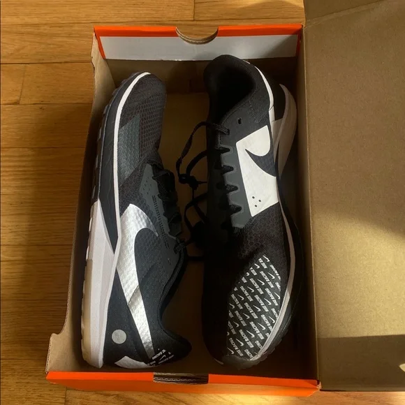 Men’s Zoom Rival XC 6 in Black and Metallic Silver 🏃 - Picture 3 of 5